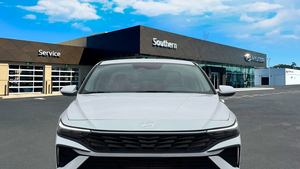 2026 Hyundai ELANTRA SE