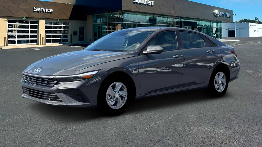 2026 Hyundai ELANTRA SE
