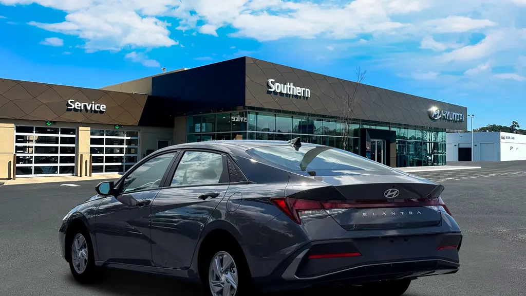 2026 Hyundai ELANTRA SE