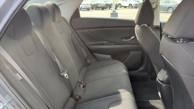 2024 Hyundai ELANTRA SE