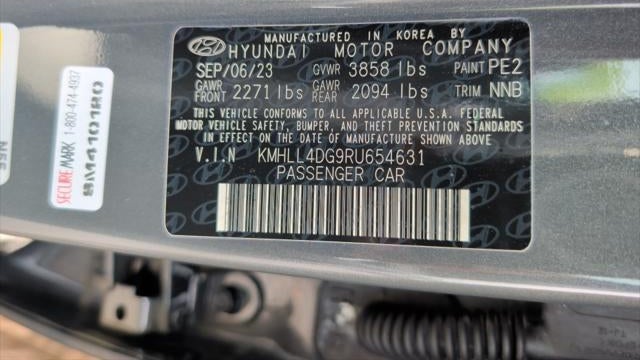2024 Hyundai ELANTRA SE