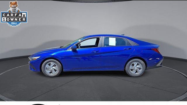 2024 Hyundai ELANTRA SE