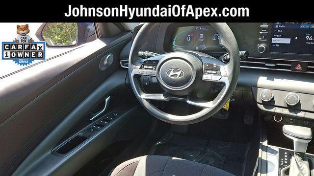 2024 Hyundai ELANTRA SE