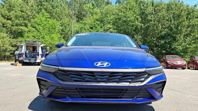 2024 Hyundai ELANTRA SE