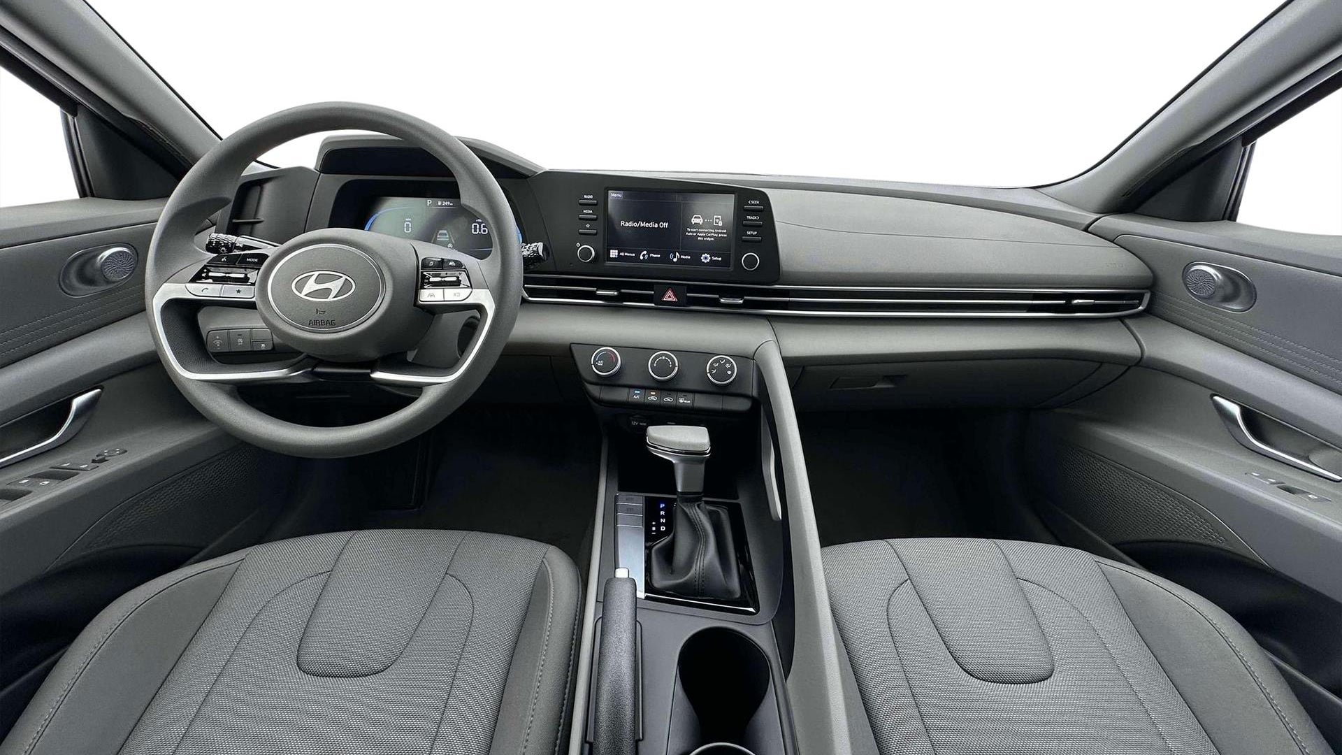 2024 Hyundai ELANTRA SE