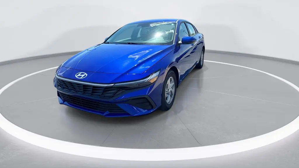 2025 Hyundai ELANTRA SE