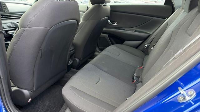 2025 Hyundai ELANTRA SE