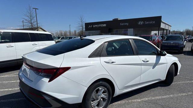 2025 Hyundai ELANTRA SE