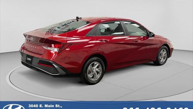2025 Hyundai ELANTRA SE