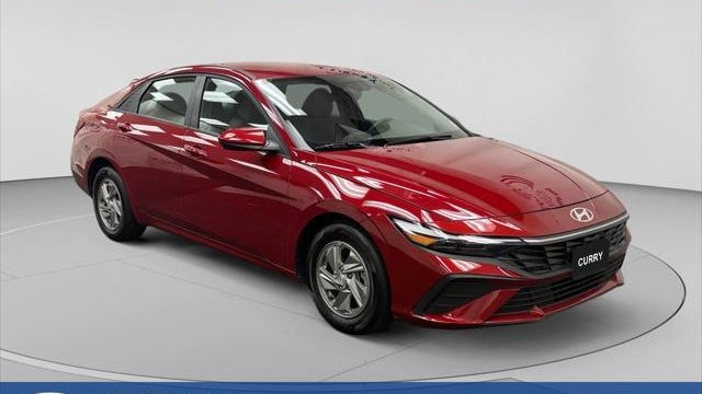 2025 Hyundai ELANTRA SE