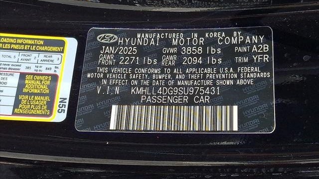 2025 Hyundai ELANTRA SE