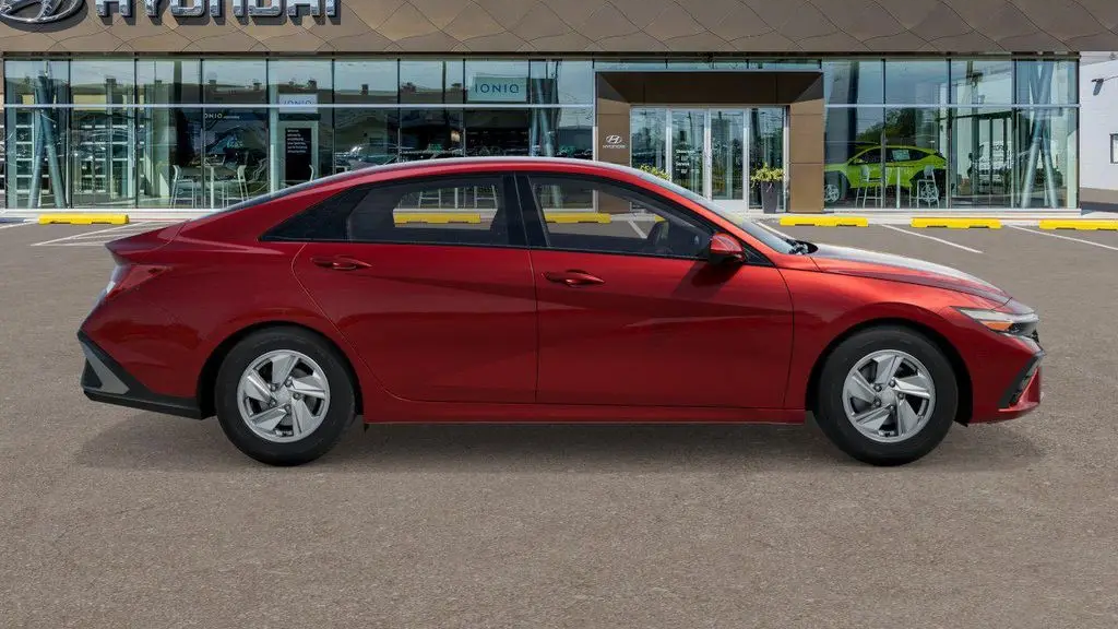 2026 Hyundai ELANTRA SE
