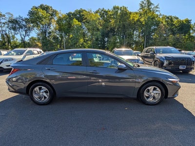 2026 Hyundai Elantra SE 4DR Sedan