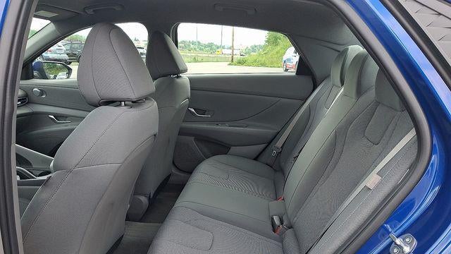 2024 Hyundai ELANTRA SE