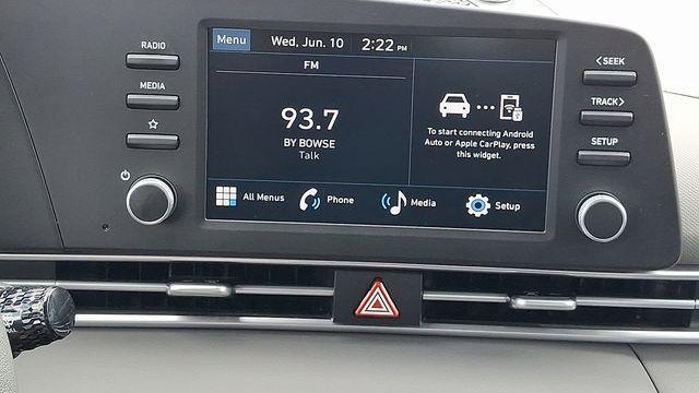 2024 Hyundai ELANTRA SE