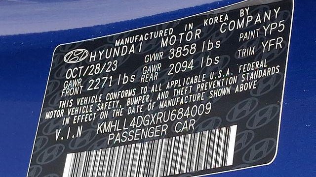2024 Hyundai ELANTRA SE