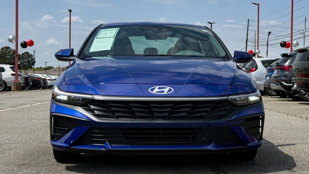 2024 Hyundai ELANTRA SE