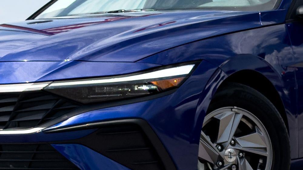 2024 Hyundai ELANTRA SE