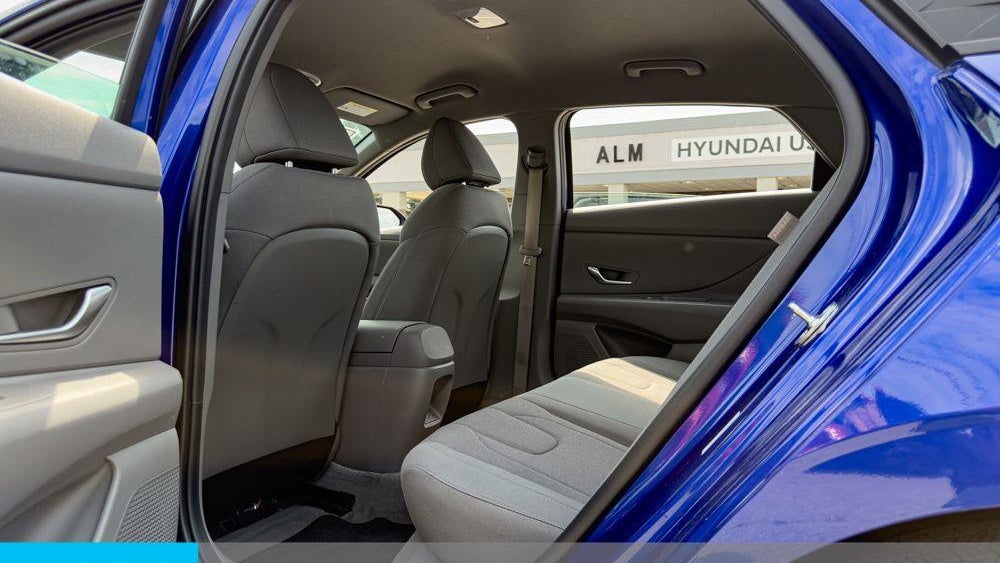 2024 Hyundai ELANTRA SE