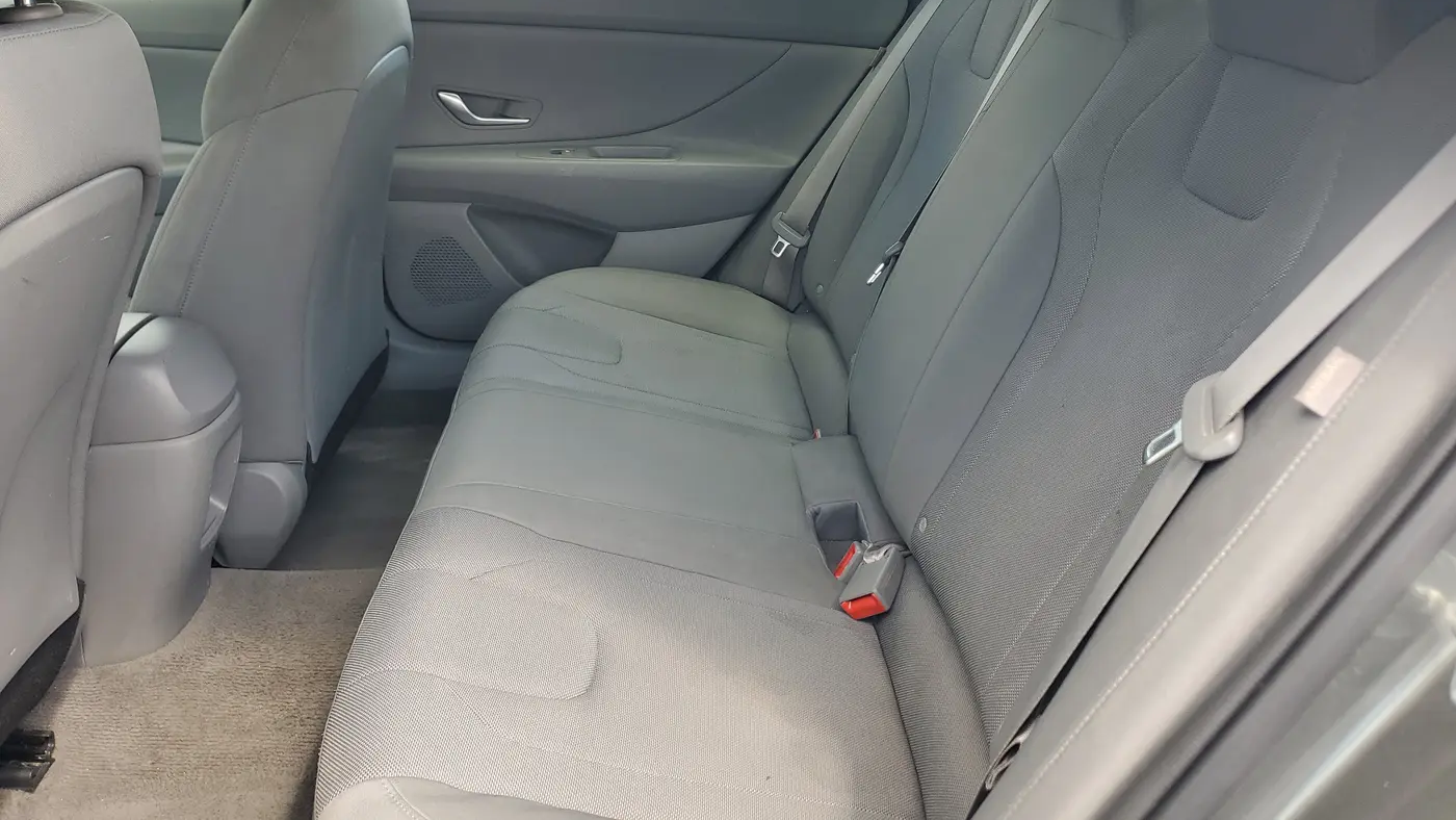 2024 Hyundai ELANTRA SE