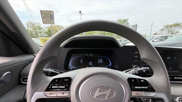 2024 Hyundai ELANTRA SE