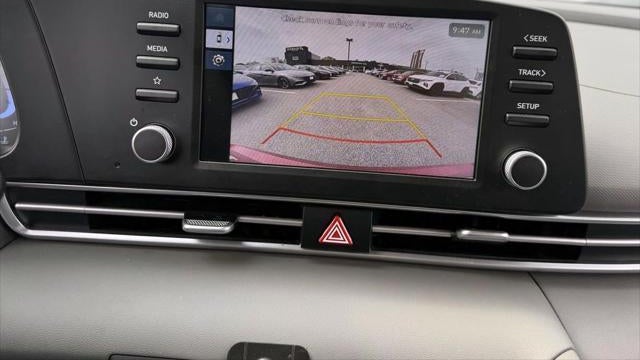2024 Hyundai ELANTRA SE