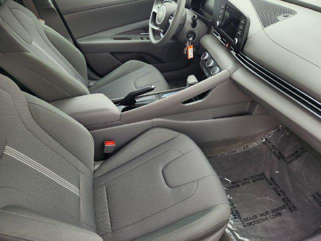 2025 Hyundai Elantra - $21,552