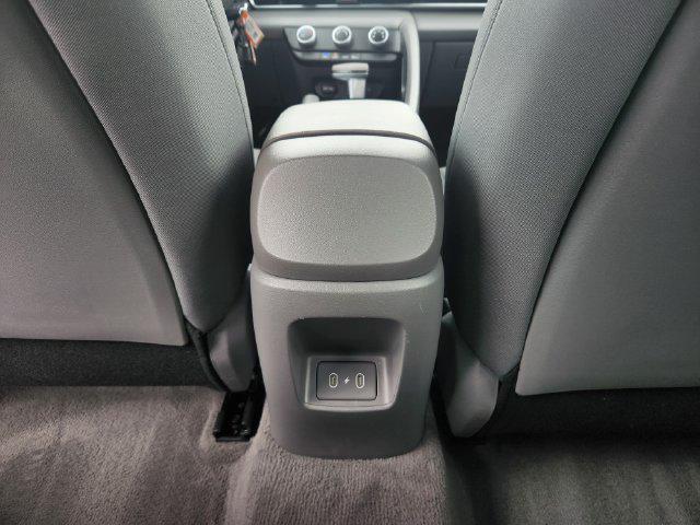 2025 Hyundai Elantra - $21,552