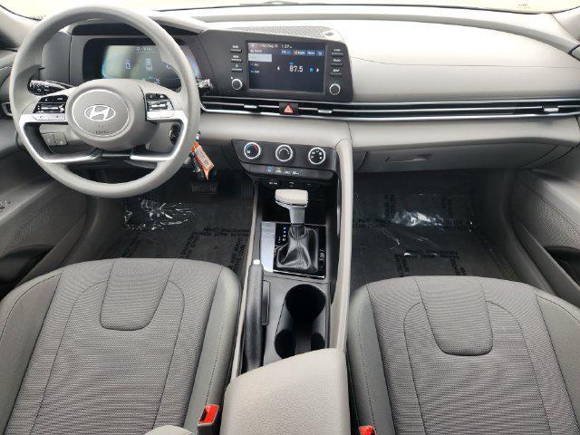 2025 Hyundai Elantra - $21,552