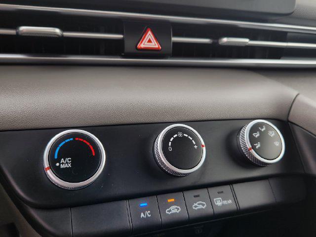 2025 Hyundai Elantra - $21,552