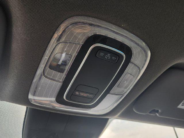 2025 Hyundai Elantra - $21,552