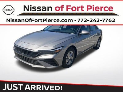 2025 Hyundai Elantra SE 4DR Sedan