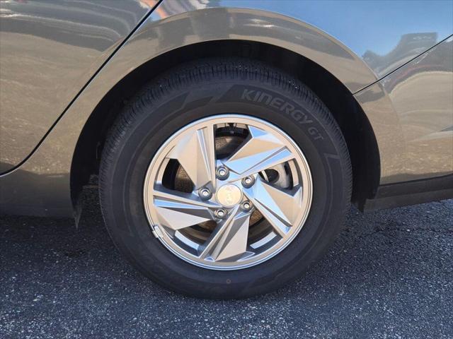 2025 Hyundai Elantra - $21,143