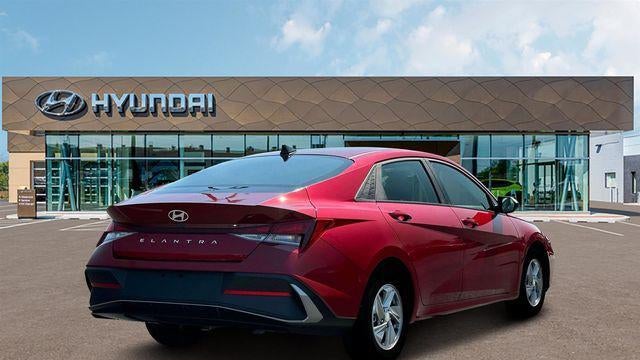 2025 Hyundai ELANTRA SE
