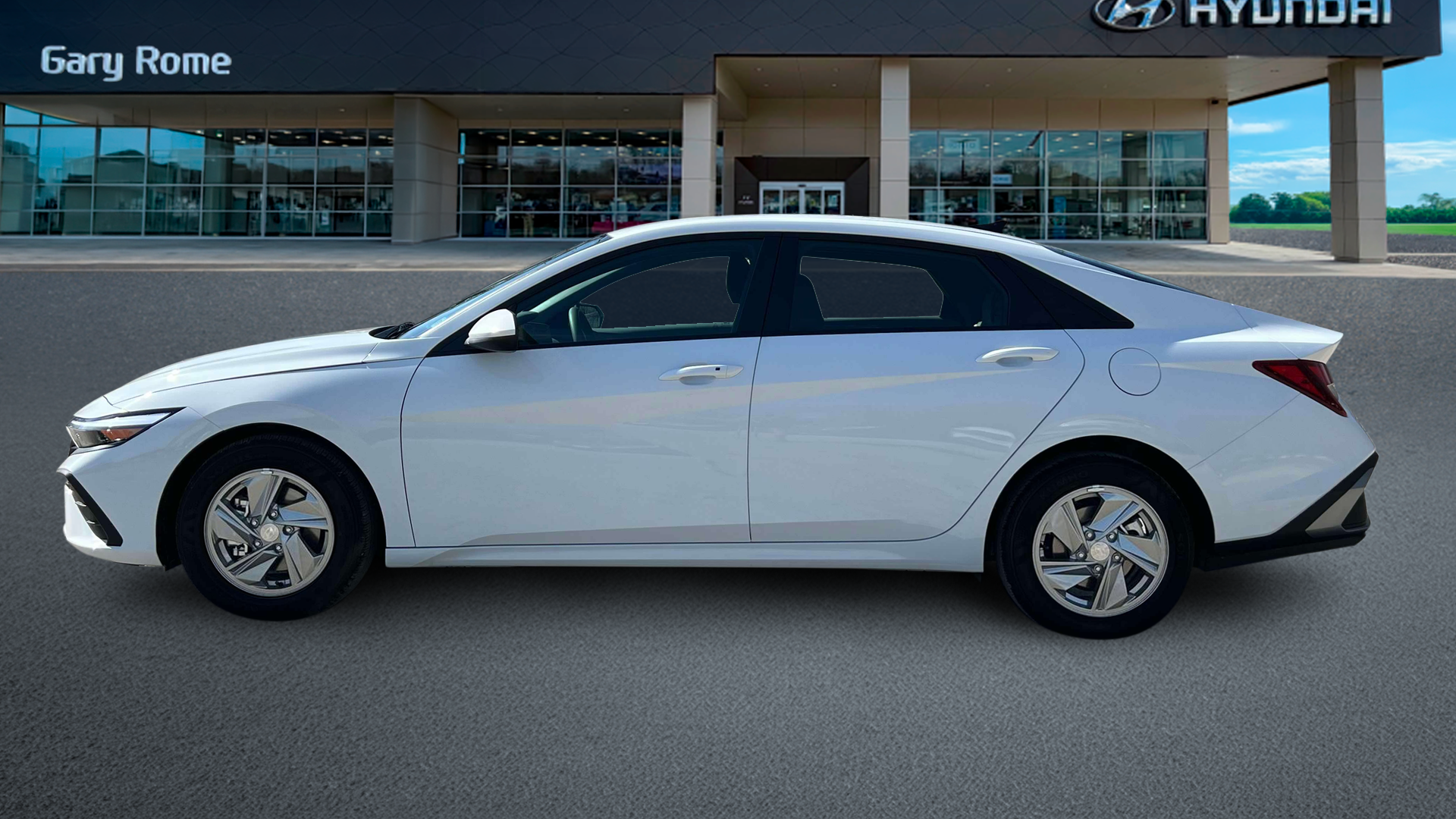 2025 Hyundai ELANTRA SE