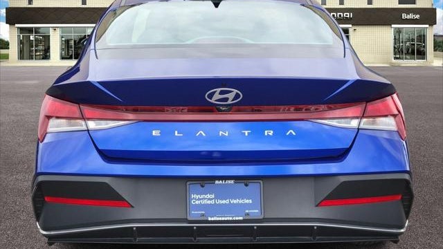 2025 Hyundai ELANTRA SE