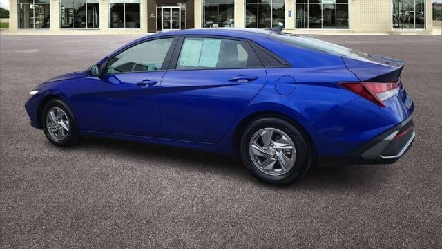 2025 Hyundai ELANTRA SE