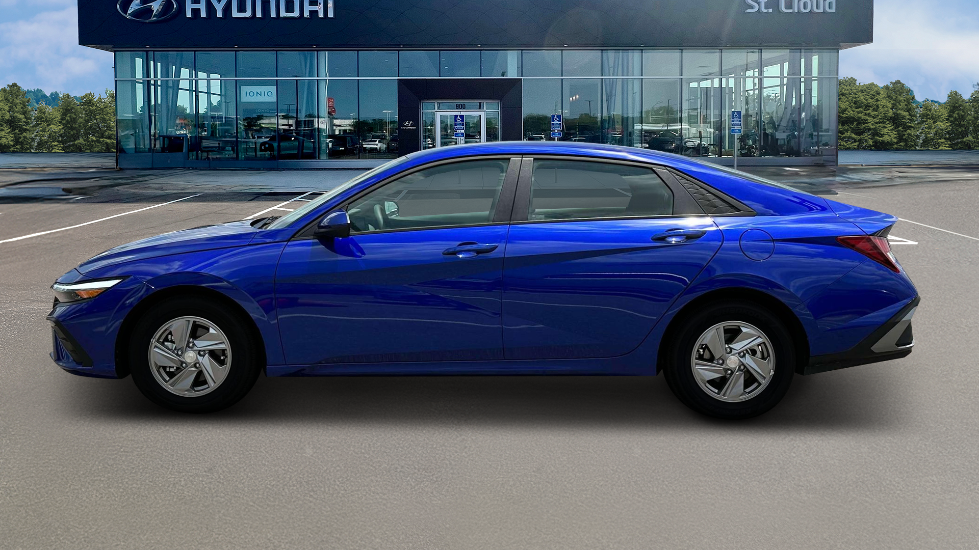 2025 Hyundai ELANTRA SE