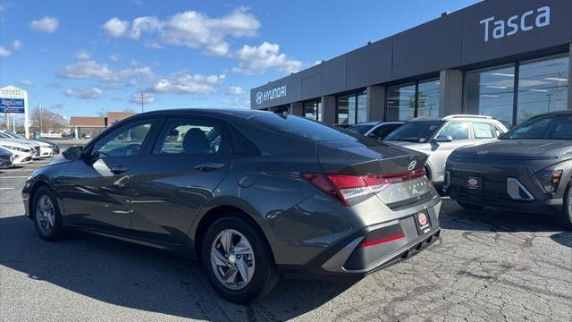 2025 Hyundai ELANTRA SE