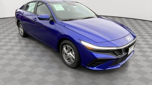 2025 Hyundai ELANTRA SE