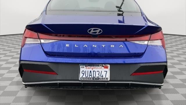 2025 Hyundai ELANTRA SE