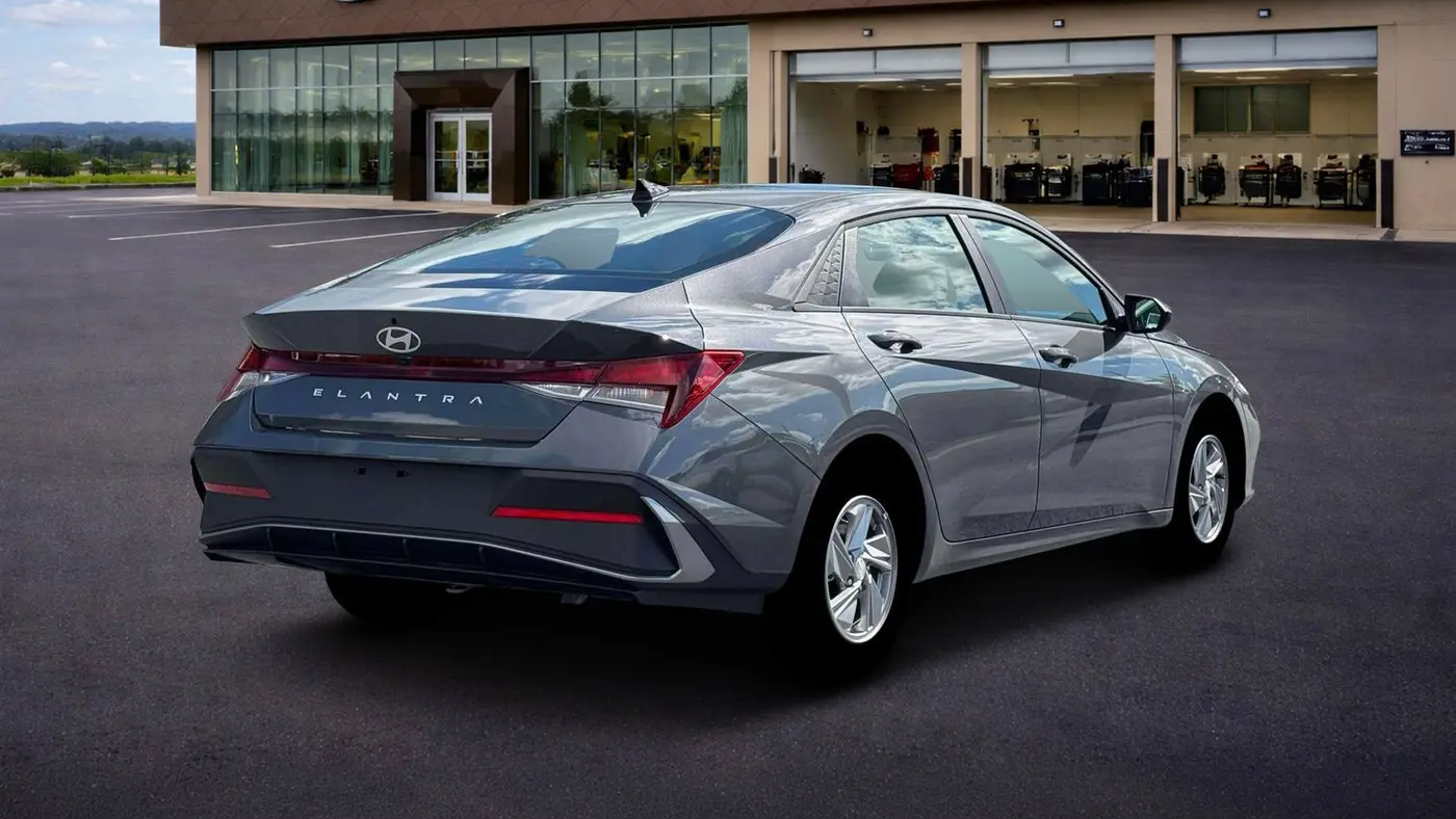 2026 Hyundai ELANTRA SE