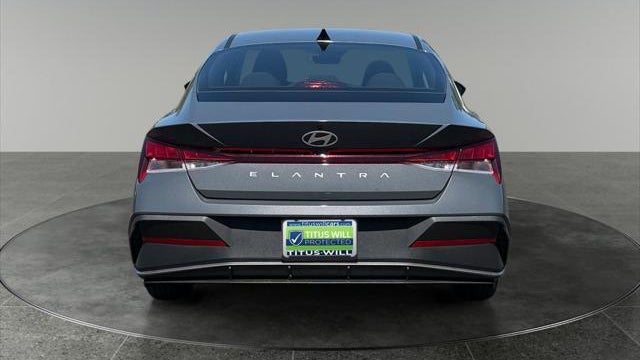 2026 Hyundai ELANTRA SE