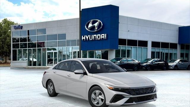 2026 Hyundai ELANTRA SE