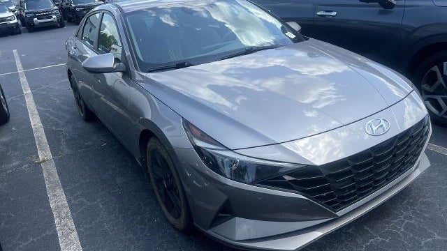 2022 Hyundai ELANTRA SEL