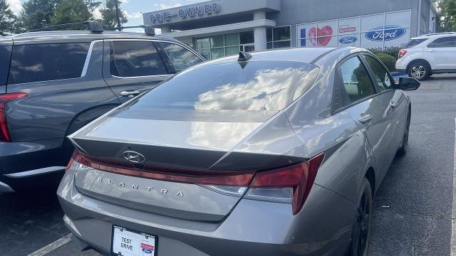 2022 Hyundai ELANTRA SEL