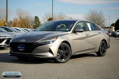 2023 Hyundai Elantra SEL 4DR Sedan