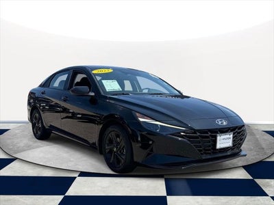 2023 Hyundai Elantra SEL 4DR Sedan