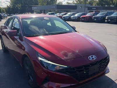2023 Hyundai Elantra SEL 4DR Sedan