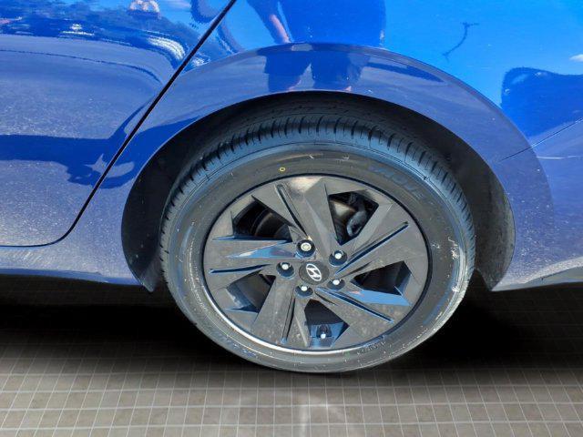 2021 Hyundai Elantra - $14,935